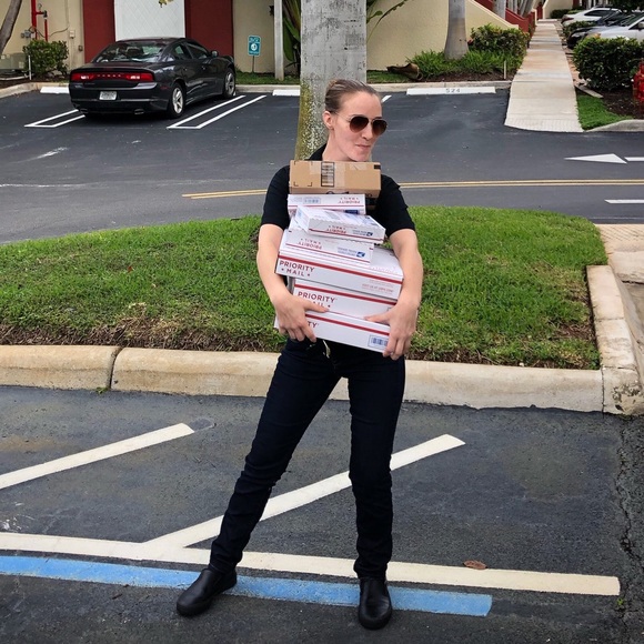 Meet your Posher Sarah - Picture 2 of 2